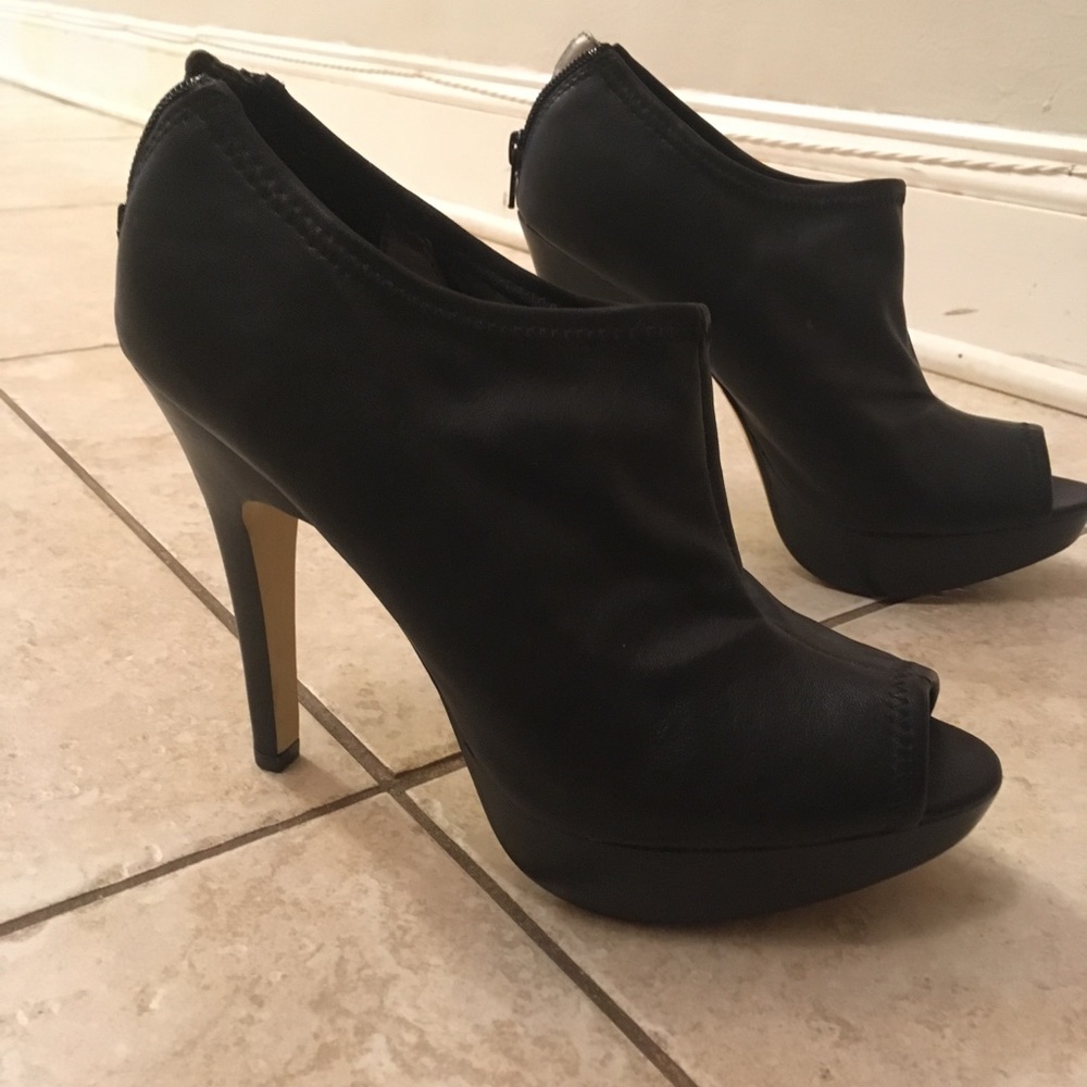 Nine West Black leather booties